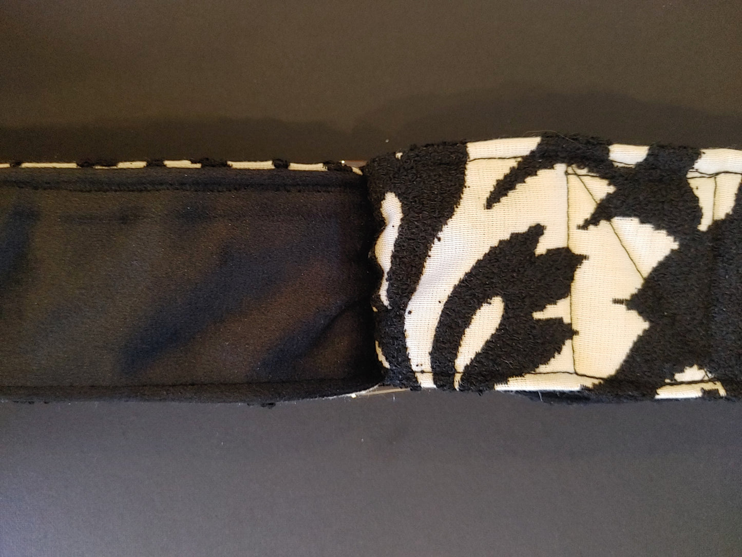 (New) 32" - 52" Black & White